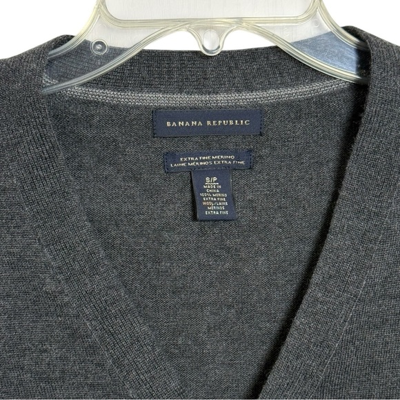 Banana Republic Extra Fine Merino Wool Cardigan Sweater Men’s Size Small Grey - Picture 4 of 8